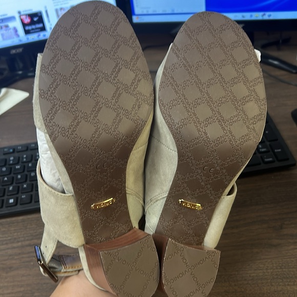 Vionic Perk Bianca Suede Sandal - Picture 3 of 5